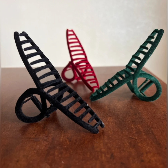 Velvet Loop Claw Clip Trio - Picture 4 of 4